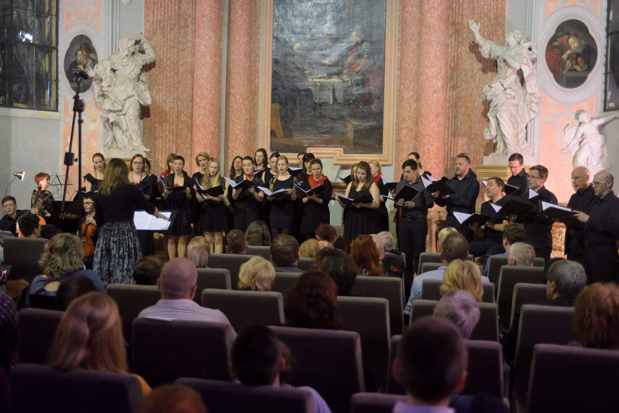 Koncert Komorního sboru Lenky Dohnalové-Mlynářové