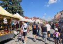 Benátky rozezněla radost, zpěv i historické motorky. To vše přinesl tradiční jarmark
