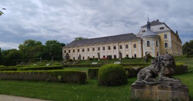 Oáza klidu se sochami »jako v Kuksu«: Lysá umí mile překvapit