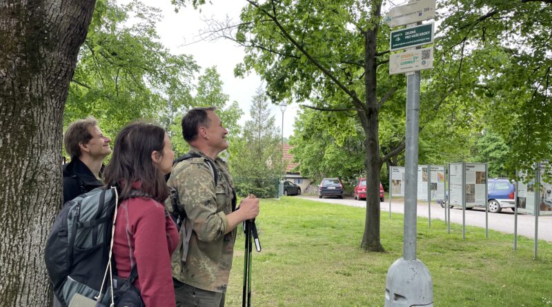 Stezka sv. Ludmily s poutník, Foto Spolek sv. Ludmila