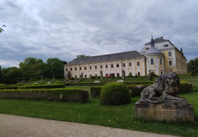 Do Kuksu nemusíte, Lysá nabízí oázu klidu i místa z filmu