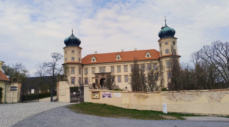 Zámek v Mníšku pod Brdy: Krása díky čertovi a »Andělovi«