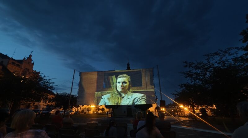 Skvělé filmy až do neděle! V Benátkách je kinematograf bratří Čadíků