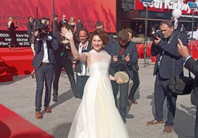 V Karlových Varech byly rozdány ceny jubilejního 60. ročníku Mezinárodního filmového festivalu.