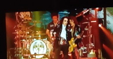 Hollywood Vampires: Hřbitovní rocková párty, která v Praze vzkřísila mrtvé legendy