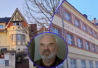 Filmová místa z Vratných lahví: Kde Tkaloun učil a kudy jezdil jako messenger na kole